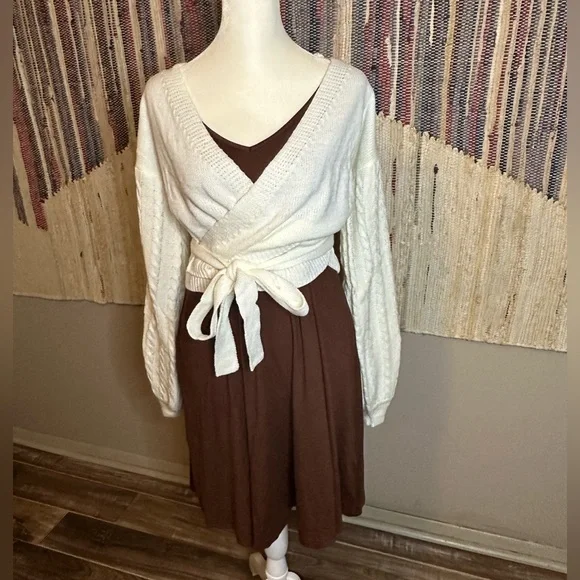 BNWT, Ivory Cropped Wrap Sweater - Picture 7 of 9